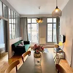 Le Pinky Bird - 1er Appartement Parijs