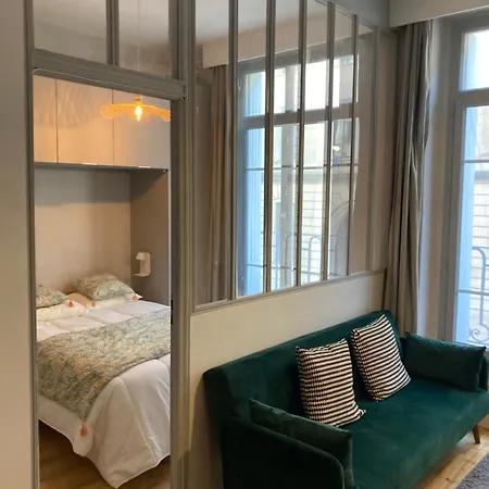 Le Pinky Bird - 1er Apartment Paris